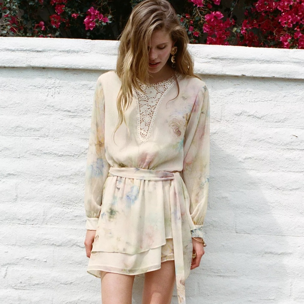 Zara printed crochet dress
Cream Floral Long Sleeve Dress